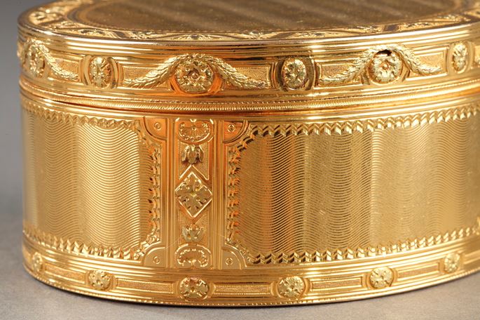 Louis XV important gold secret box | MasterArt